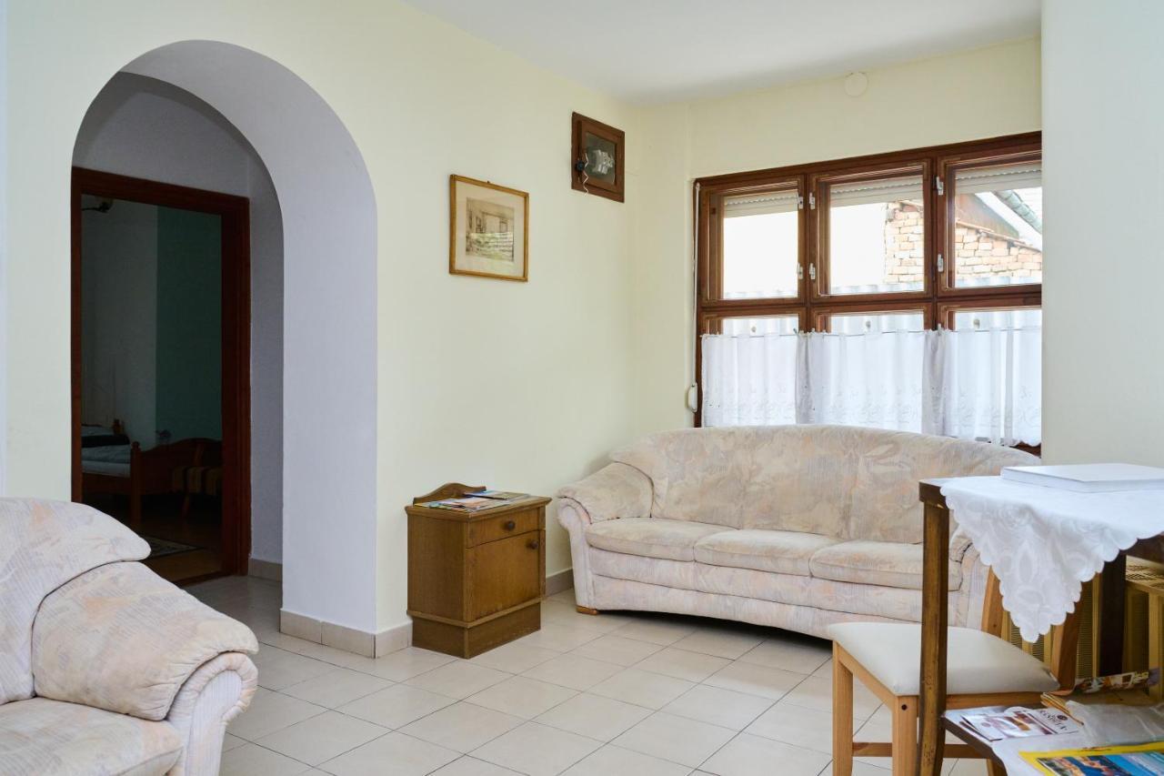 Koelcsey Vendeghaz Apartment Hodmezovasarhely Bagian luar foto